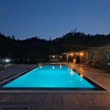 Luxurious And Serene Surrounded By Stunning Mountain View Hotel