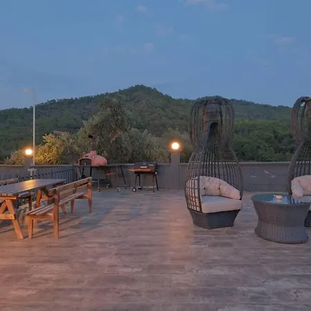 Luxurious And Serene Surrounded By Stunning Mountain View Hotel