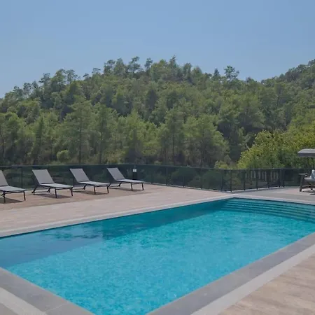 Luxurious And Serene Surrounded By Stunning Mountain View Hotel